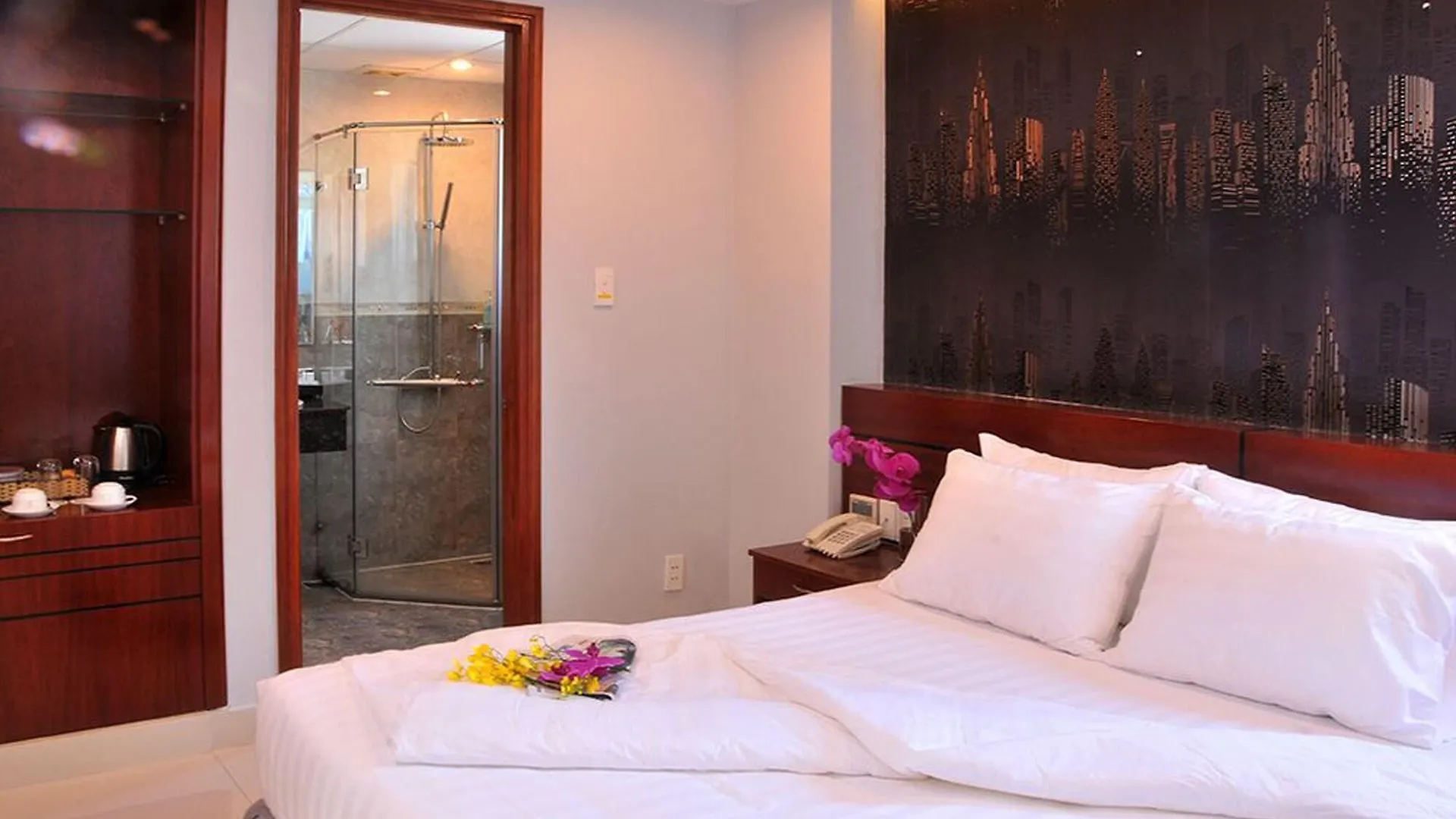 White Lotus Hotel Saigon Ho Či Minovo Město 3*,  Vietnam