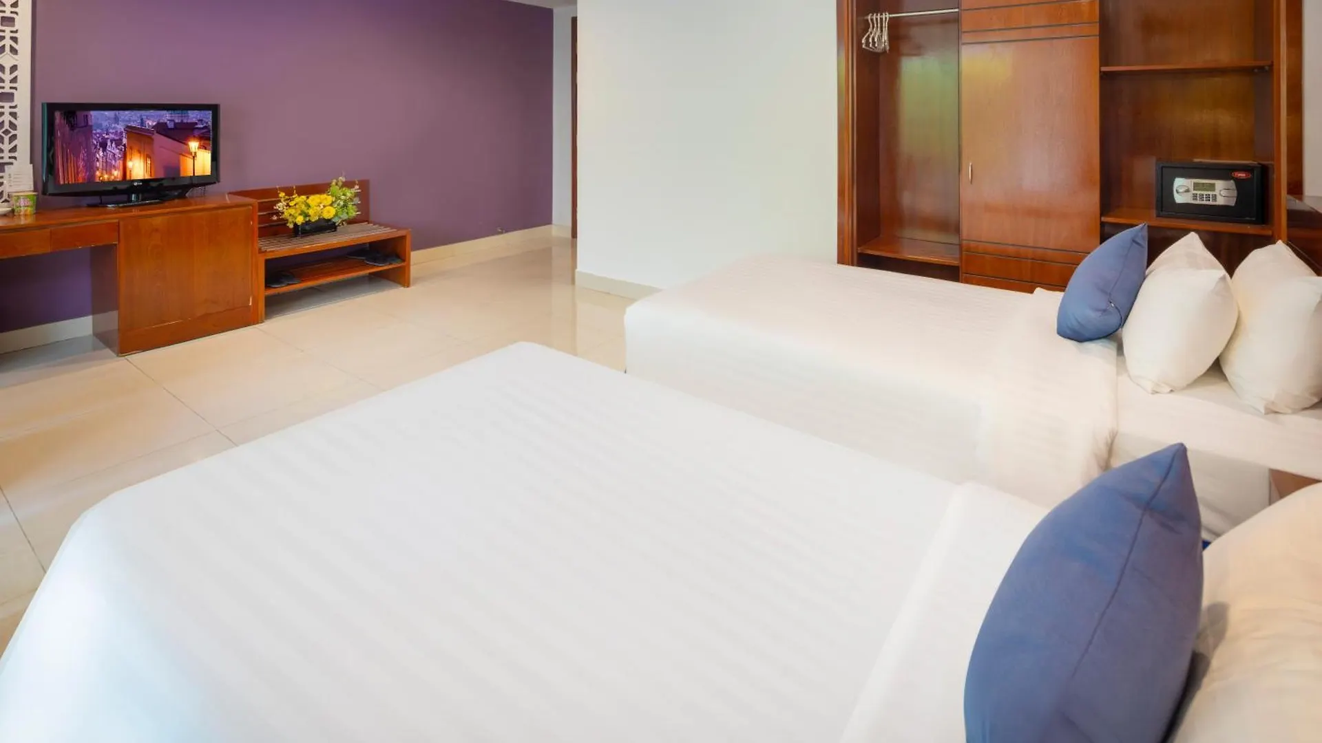 White Lotus Hotel Saigon Ho Či Minovo Město 3*,  Vietnam